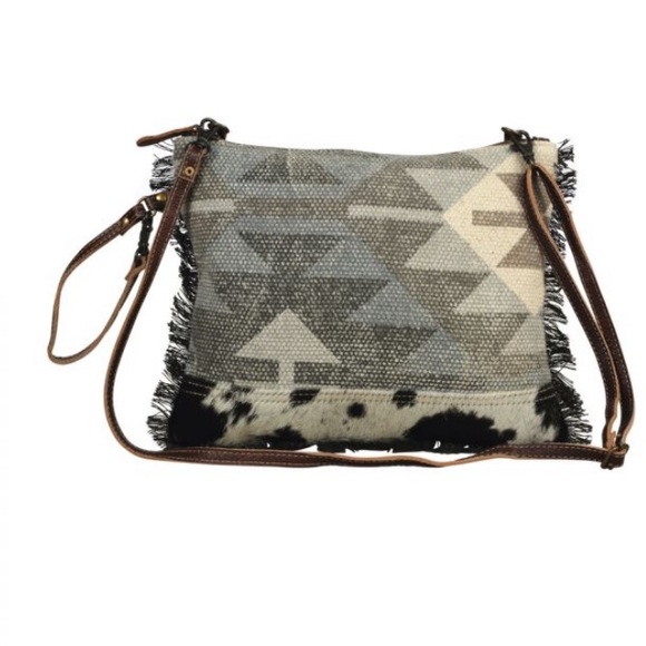 Last NWT Bohemian Small Crossbody bag wFringe - Picture 2 of 7